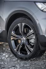 Volvo XC40 T5 Plug-in Hybrid Inscription 2002 года (UK)